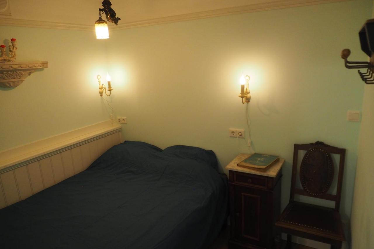دِن بورِخْ B&B Bureau Warmoesstraat المظهر الخارجي الصورة