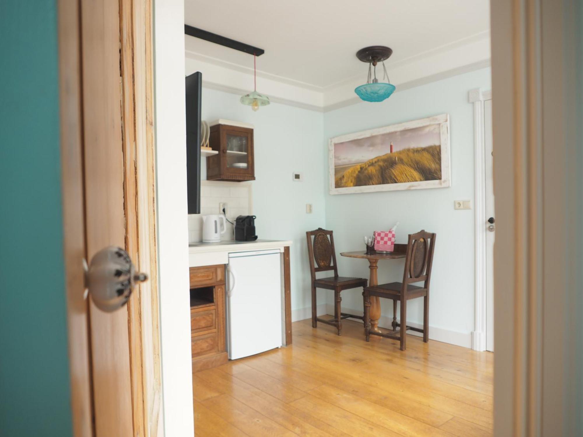 دِن بورِخْ B&B Bureau Warmoesstraat المظهر الخارجي الصورة